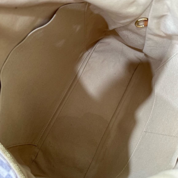 🔥Authentic Louis Vuitton Siracusa in Gm size🔥 - Picture 11 of 15